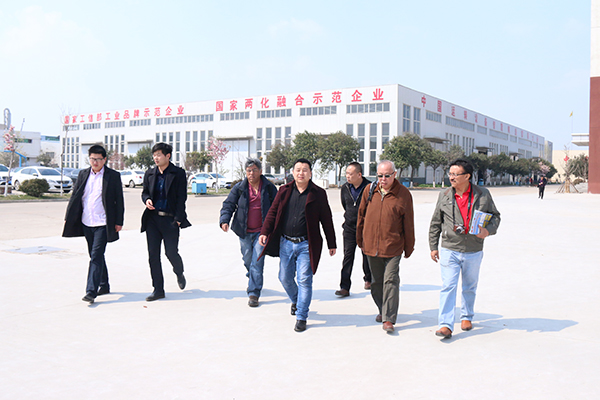 Warmly Welcome Peru Merchants to Visit Sahndong Weixin for Food Machines Procurement