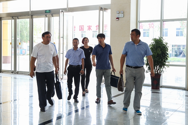 Leaders of Jining Municipal Administration of Social Organizations Visit Jining City Industry Internet Innovation Association For Investigation
