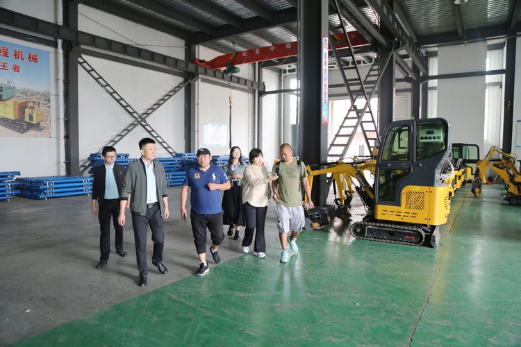 Mongolian Businessmen Visit China Coal Group To Purchase Construction Machinery